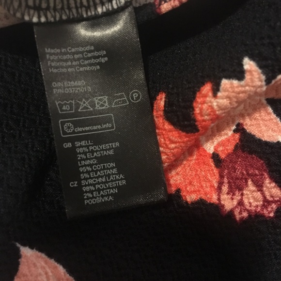 H & M Fitted Floral Dress - Picture 8 of 8